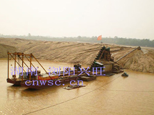 大型挖鐵砂船 大型挖鐵砂船