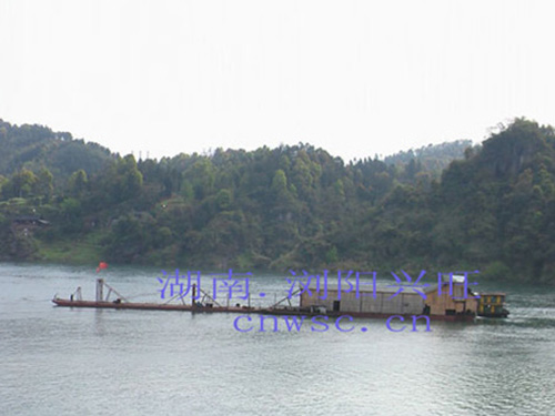 大型采金船 大型采金船