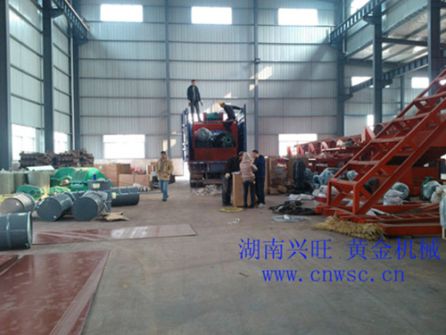 印尼礦區考察中