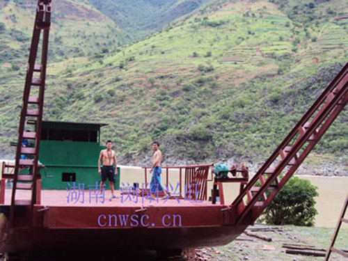 運輸船制作現場(云南) 運輸船制作現場(云南)