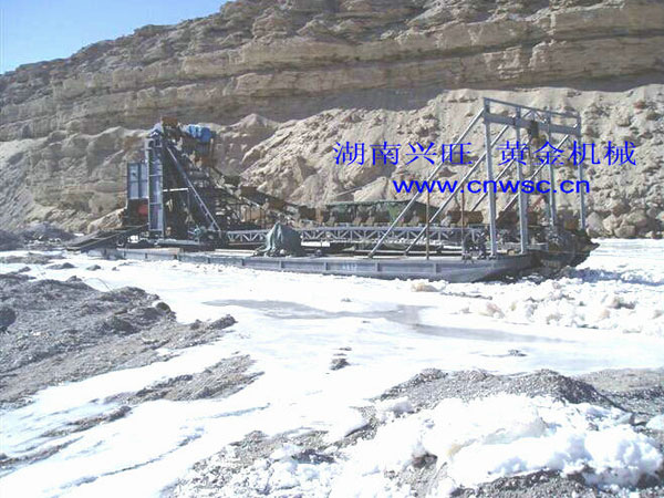 淘金設備廠家,淘金船定制,淘金船價格,湖南淘金船,瀏陽采金船,興旺挖金船,專業采沙船,洗砂機,鉆石開采 淘金設備廠家,淘金船定制,淘金船價格,湖南淘金船,瀏陽采金船,興旺挖金船,專業采沙船,洗砂機,鉆石開采